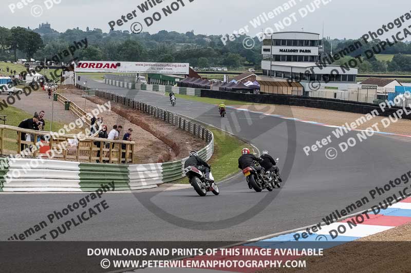 Vintage motorcycle club;eventdigitalimages;mallory park;mallory park trackday photographs;no limits trackdays;peter wileman photography;trackday digital images;trackday photos;vmcc festival 1000 bikes photographs